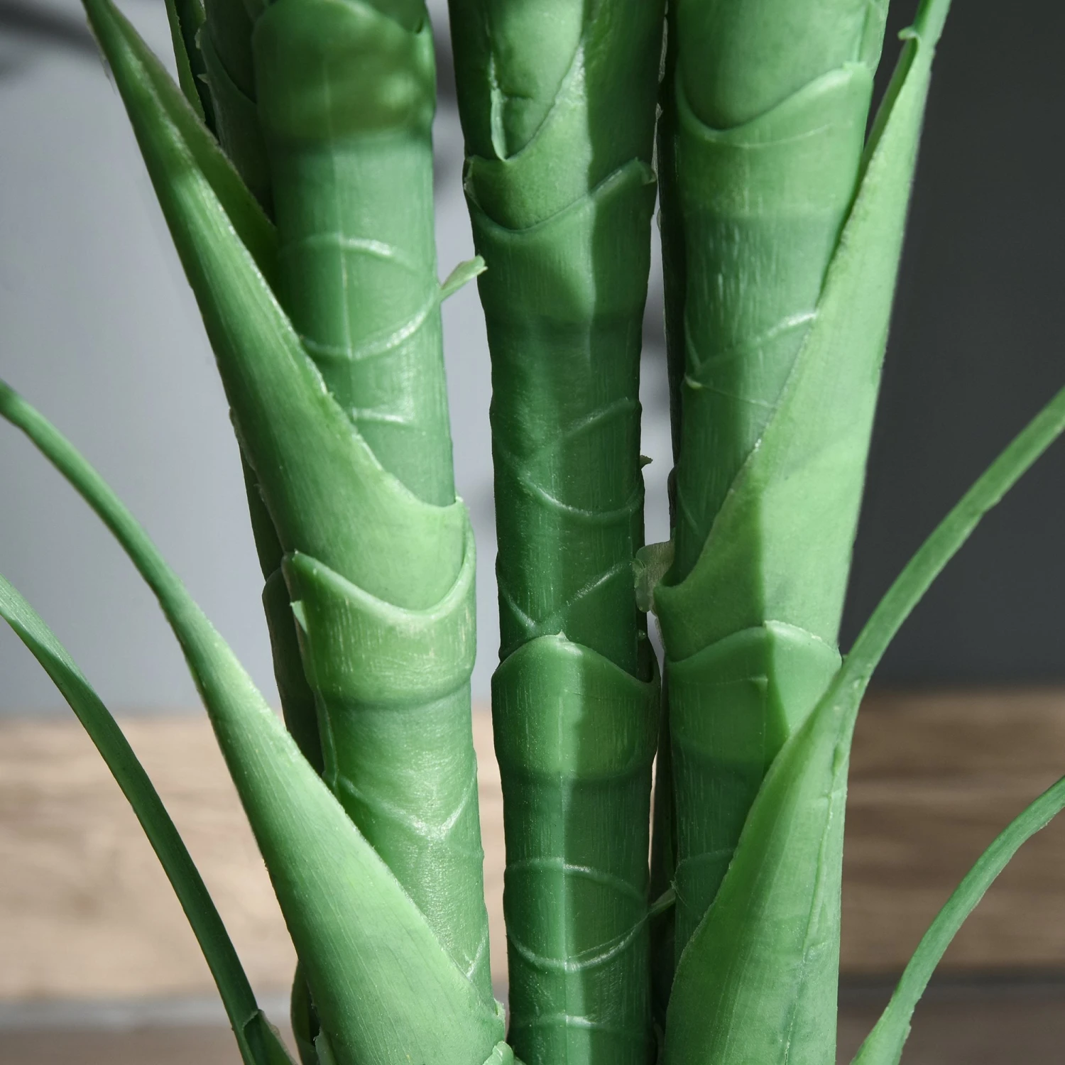 HOMCOM Artificial Palm Tree Decorative Plant 18 Leaves With Nursery Pot, Fake Tropical Tree For Indoor Outdoor D+®cor, 125cm In Pot 8 HOMCOM Artificial Palm Tree Decorative Plant 18 Leaves With Nursery Pot, Fake Tropical Tree For Indoor Outdoor D+®cor, 125cm In Pot - Image 8