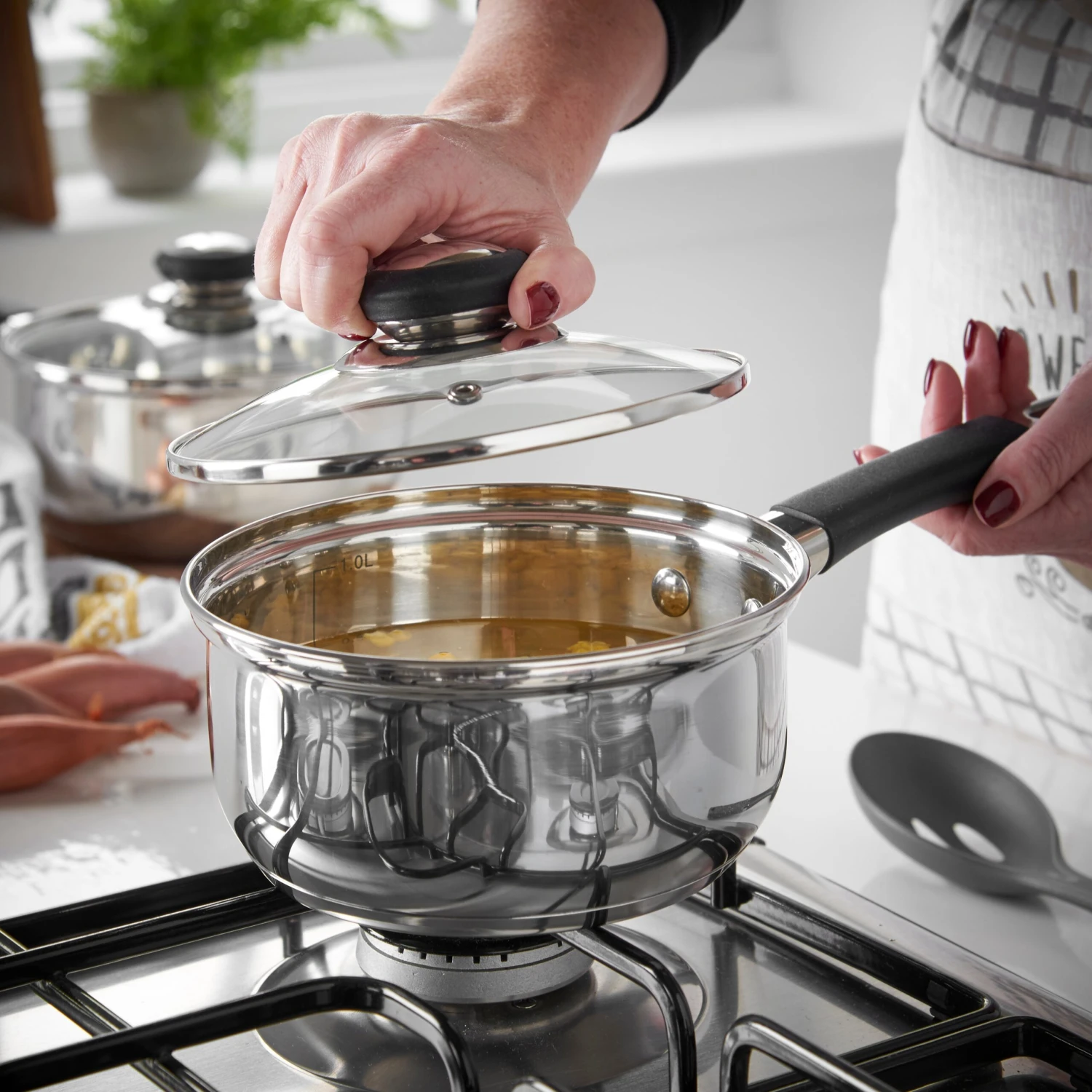 Lewis's Stainless Steel 3 Piece Pan Set With Silica Handles - Silver 7 Lewis's Stainless Steel 3 Piece Pan Set With Silica Handles - Silver - Image 7