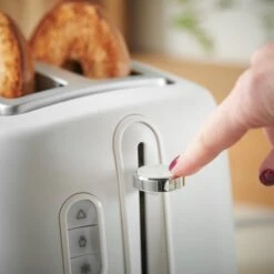 Lewis's Manhattan 2 Slice Toaster - White 11 Lewis's Manhattan 2 Slice Toaster - White -Home Furnishing Serie Shop 4321064 IMAGE4