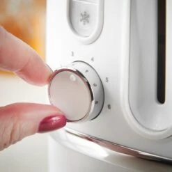 Lewis's Manhattan 2 Slice Toaster - White 12 Lewis's Manhattan 2 Slice Toaster - White -Home Furnishing Serie Shop 4321064 IMAGE5