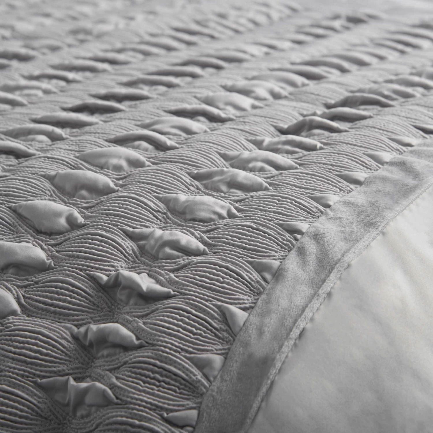 Lewis's Aria Quilted Satin Panel Luxury Duvet Set - Silver 5 Lewis's Aria Quilted Satin Panel Luxury Duvet Set - Silver - Image 5