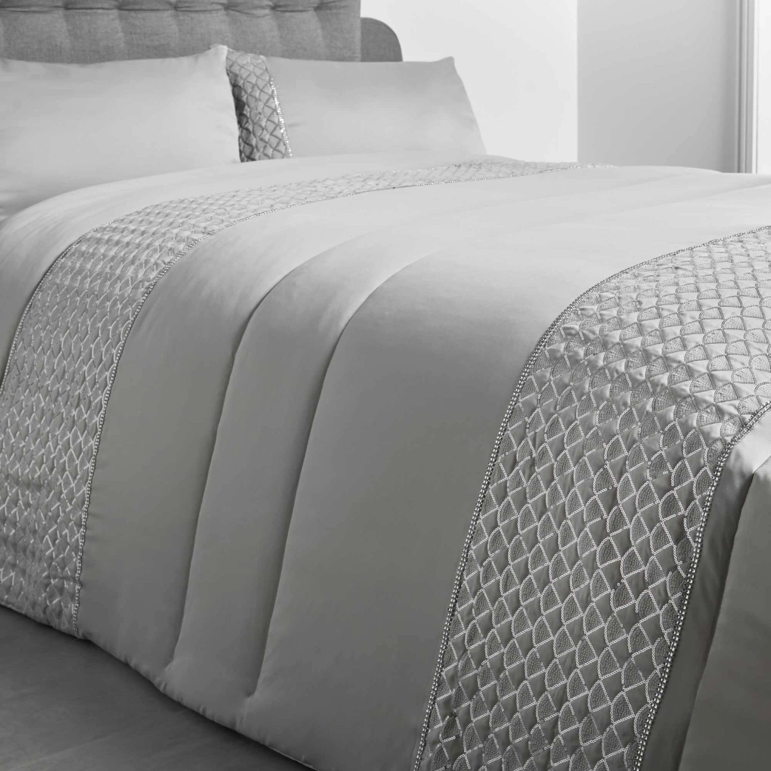 Lewis's Charlotte Sequin Panel Luxury Duvet Set - Silver 4 Lewis's Charlotte Sequin Panel Luxury Duvet Set - Silver - Image 4