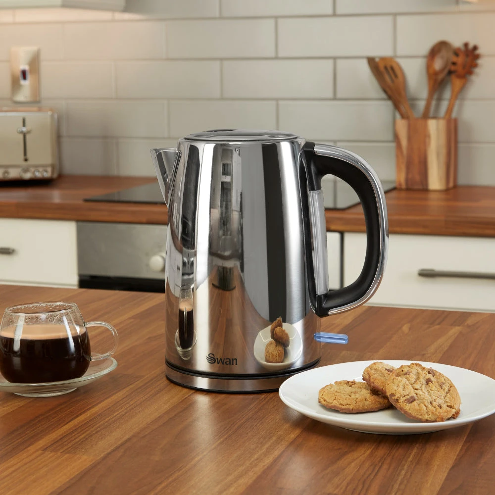 Swan Polished Jug Kettle 1.7L - Stainless Steel 2 Swan Polished Jug Kettle 1.7L - Stainless Steel - Image 2