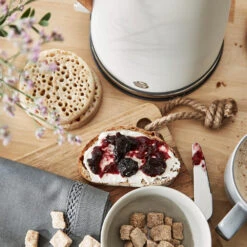 Swan Nordic Cordless Kettle 1.7L - White -Home Furnishing Serie Shop SK14610WHTN LIFESTYLE 13