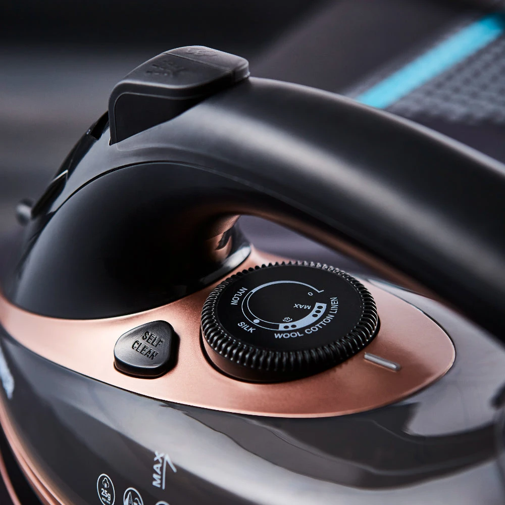 Tower Ceraglide Iron 3100w - Blush Pink 4 Tower Ceraglide Iron 3100w - Blush Pink - Image 4