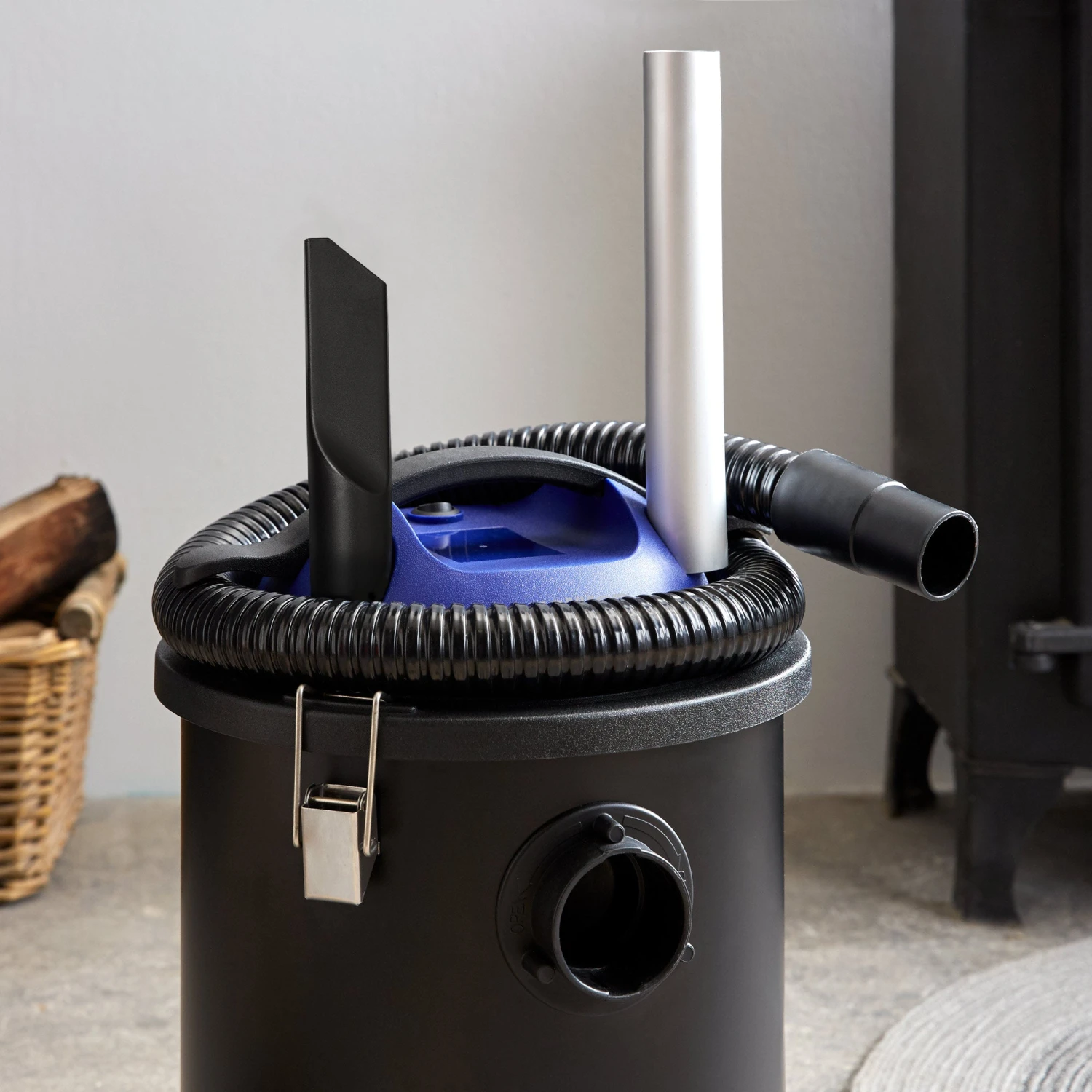 Tower TAV10 800W Ash Vacuum Cleaner Washington - Blue 8 Tower TAV10 800W Ash Vacuum Cleaner Washington - Blue - Image 8