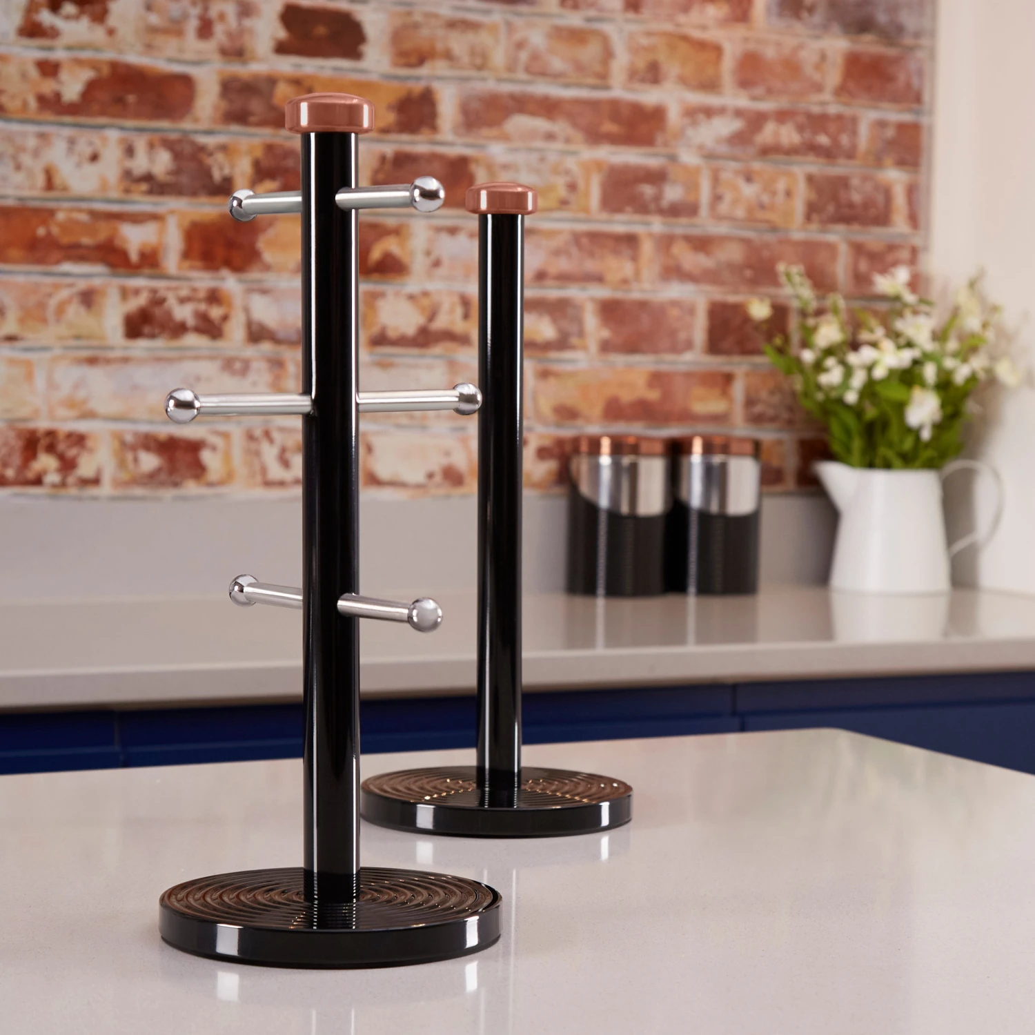 Tower Linear Towel Pole And Mug Tree - Black 2 Tower Linear Towel Pole And Mug Tree - Black - Image 2